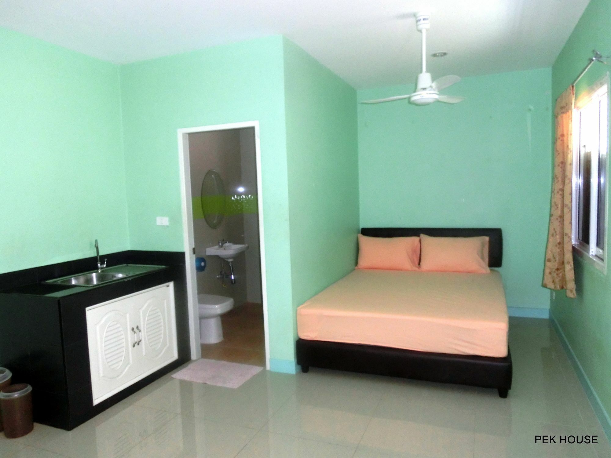 דירות Phuket Pek House מראה חיצוני תמונה